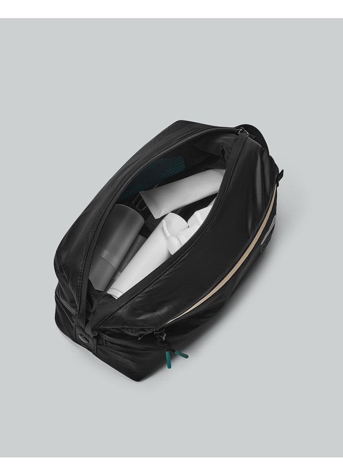 Gaston Luga Lightweight Washbag Black